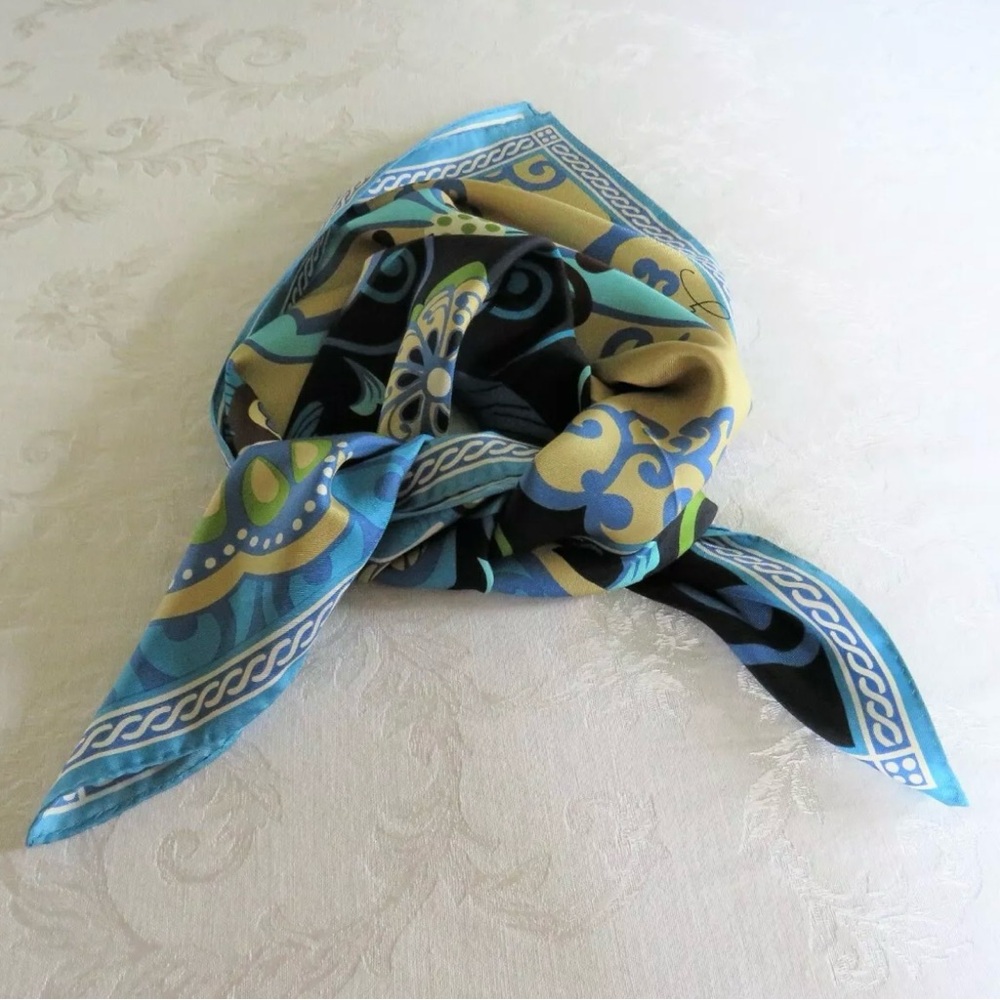 Vera Bradley 100% Silk Mod Floral Blue 27” Square